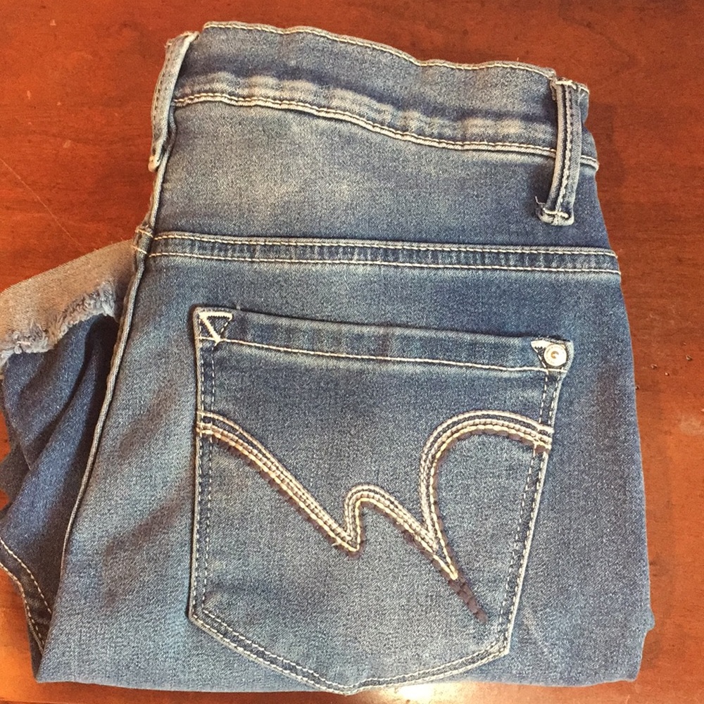 Wallflower shorts